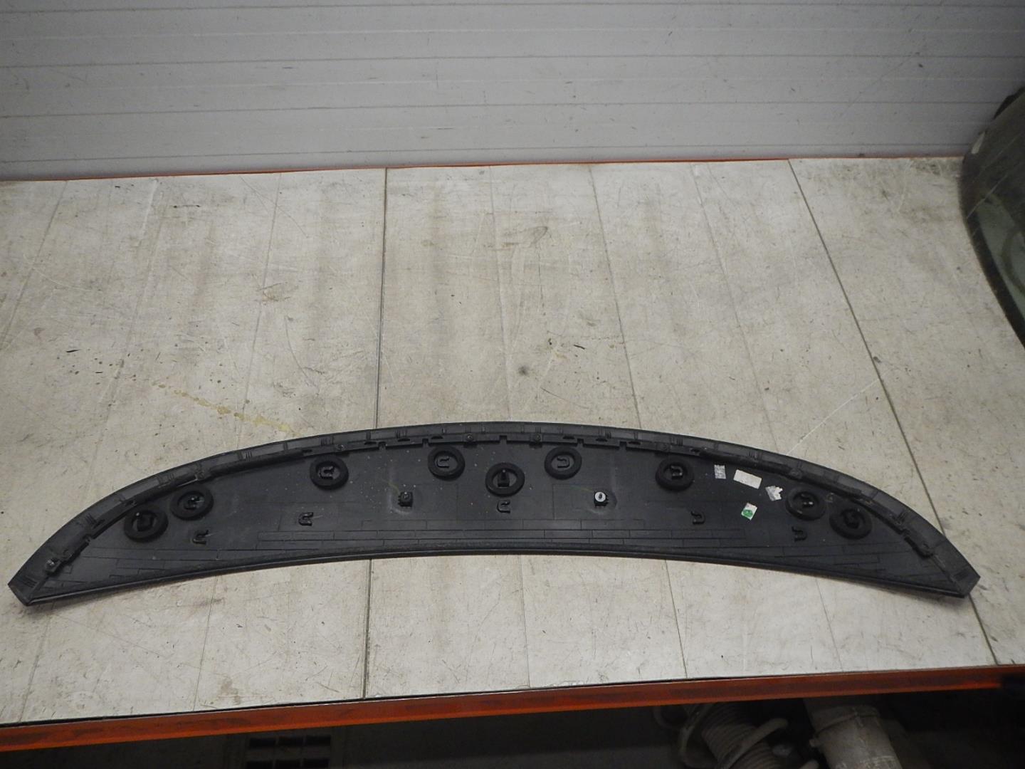 Накладка двери багажника