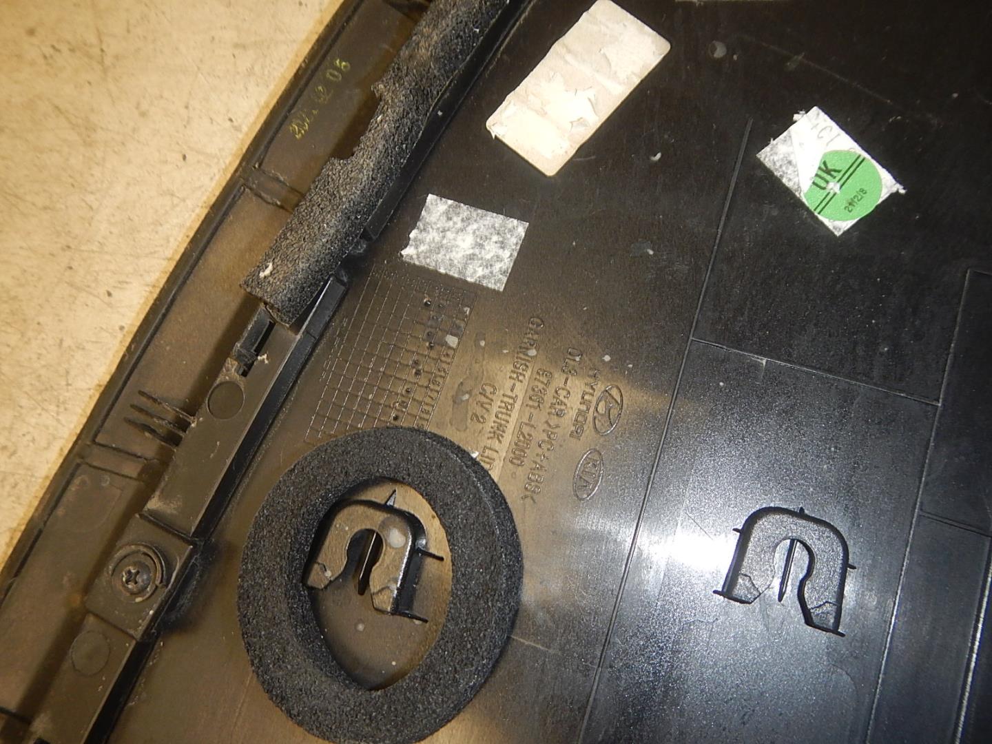 Накладка двери багажника