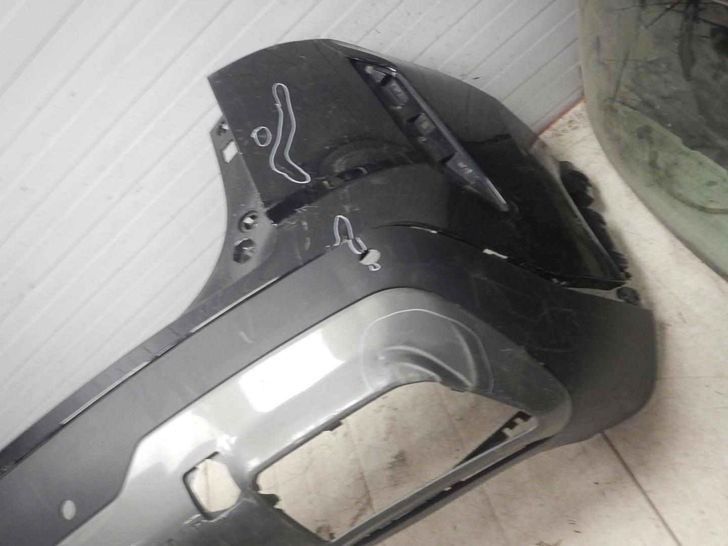 Бампер задний