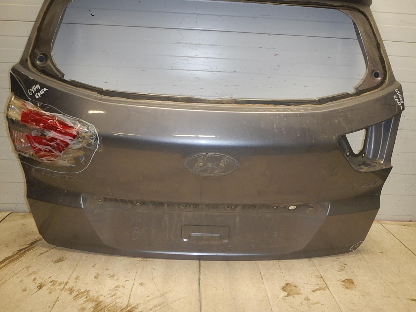 Дверь багажника