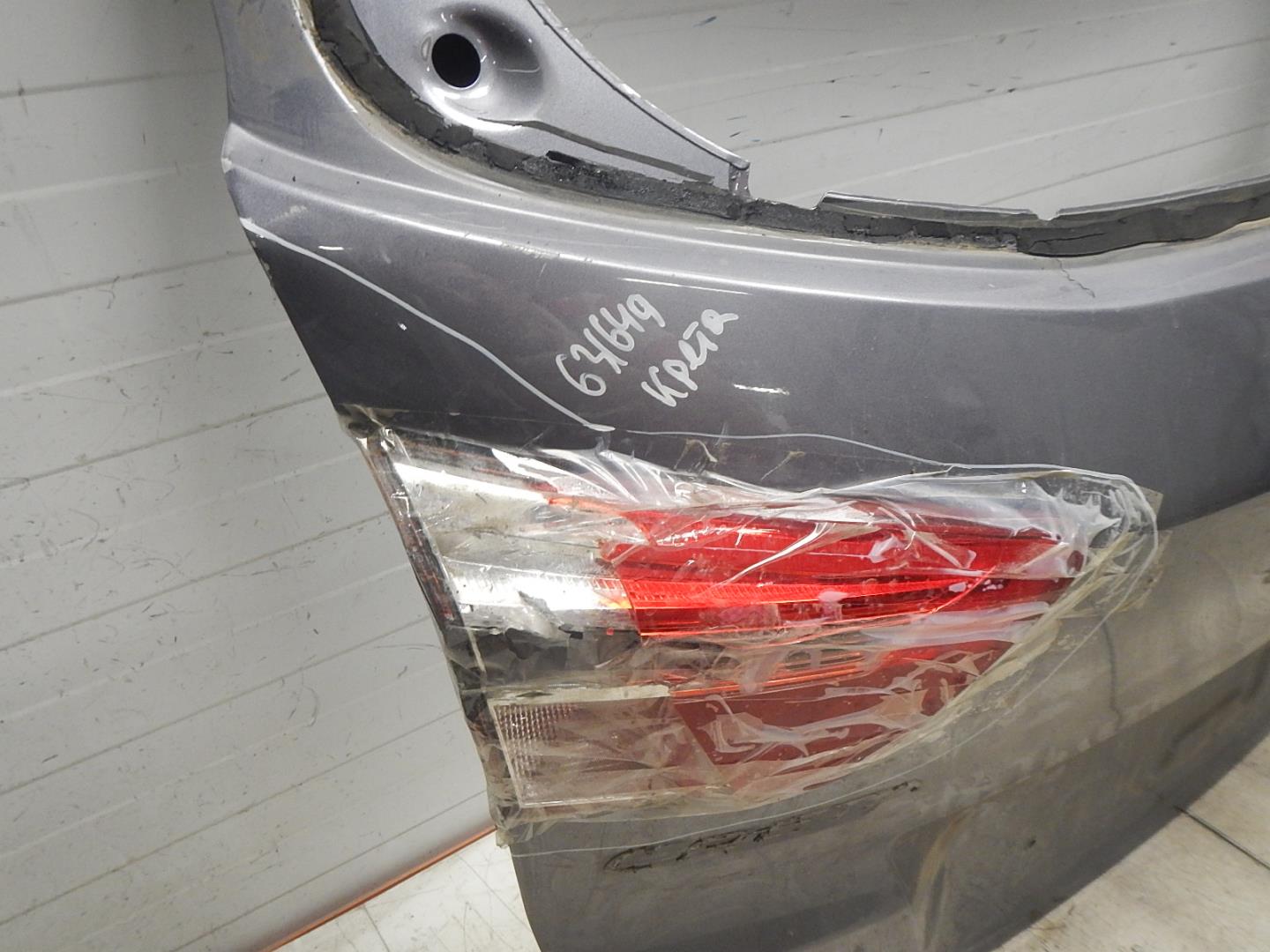 Дверь багажника