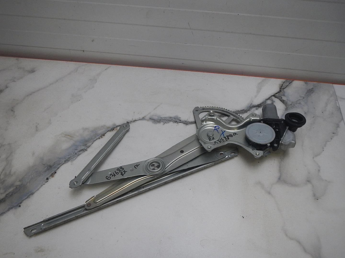 Стеклоподъемник электр. передний левый