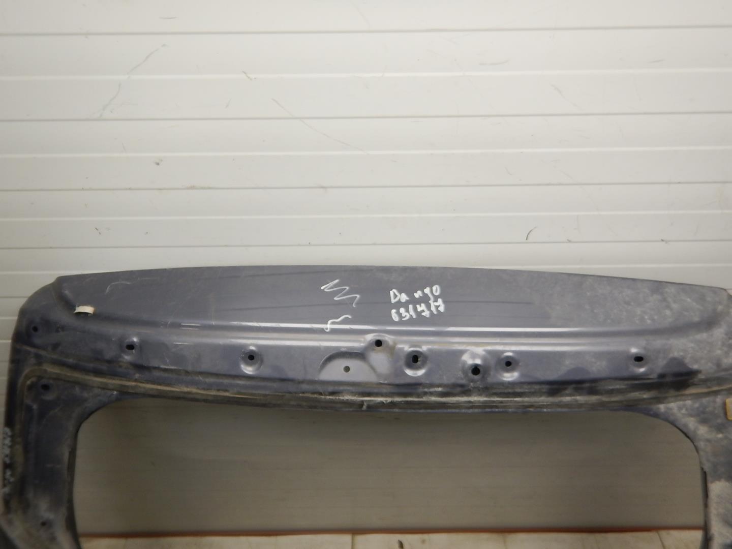 Дверь багажника