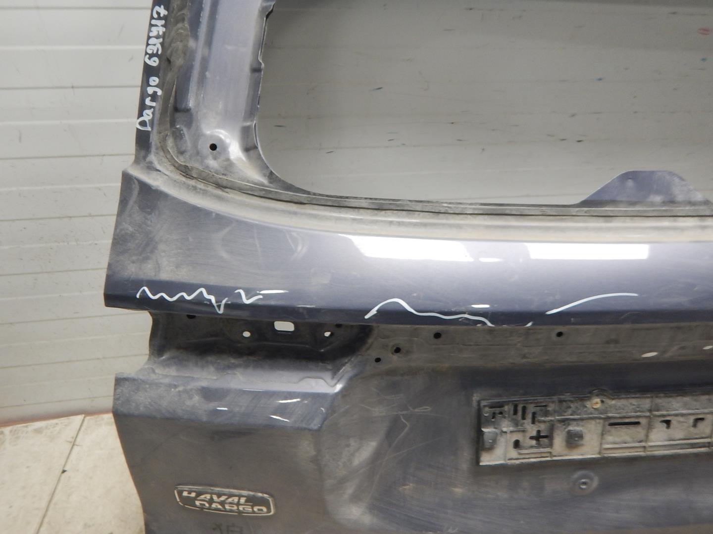 Дверь багажника