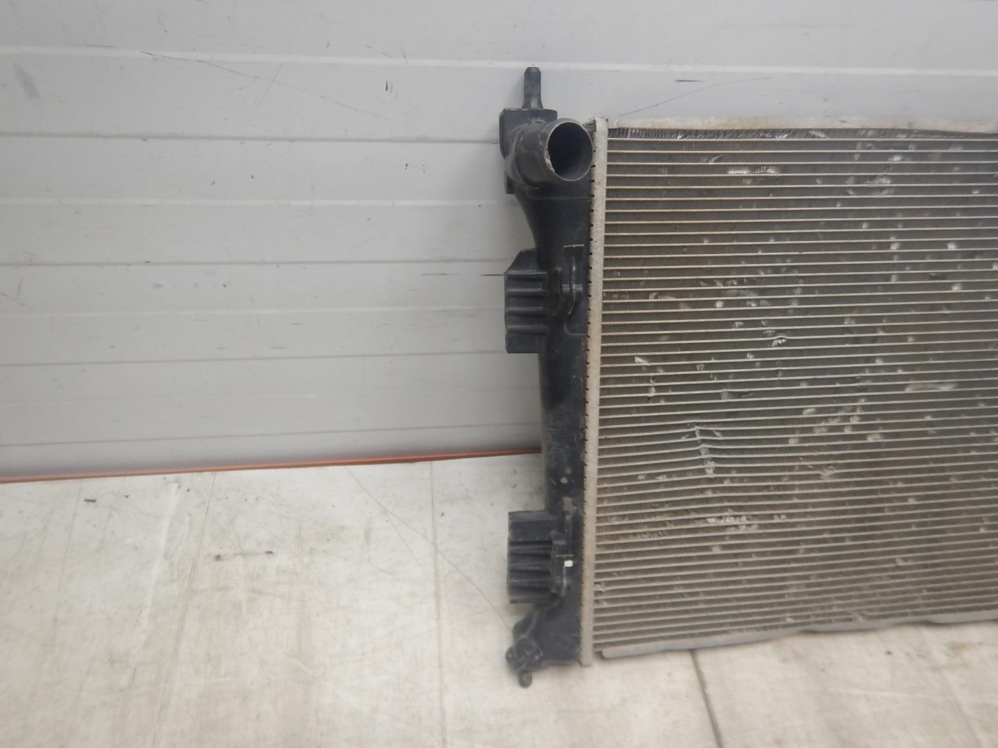 Радиатор охлаждения двигателя основной