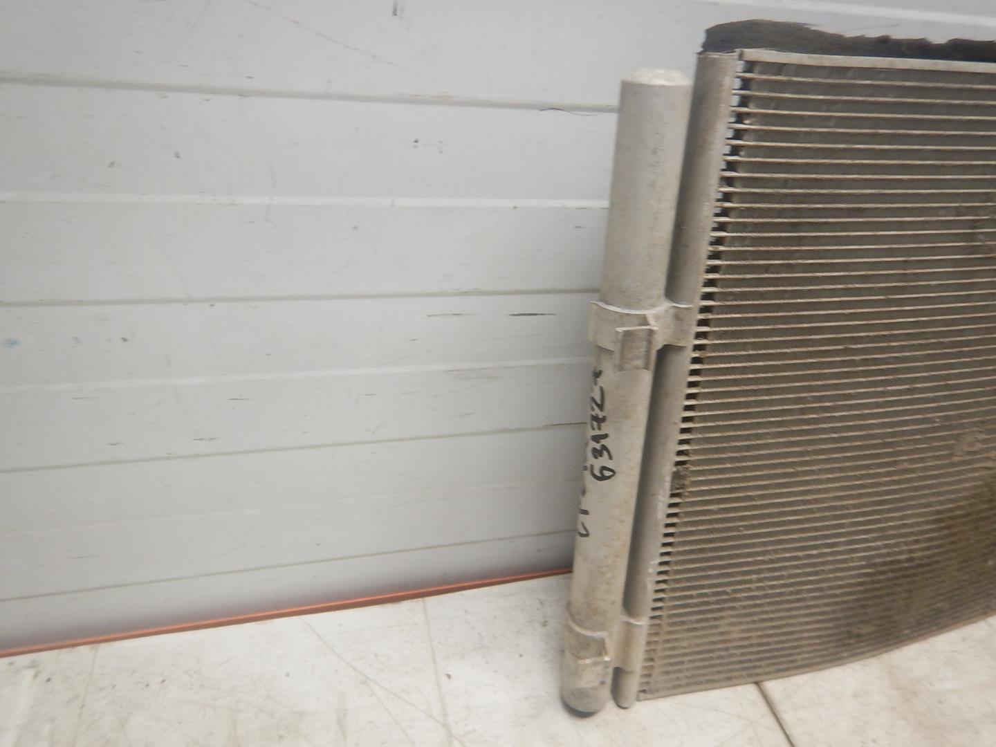 Радиатор кондиционера / конденсер