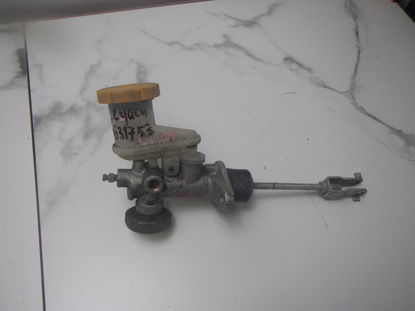 Цилиндр сцепления главный