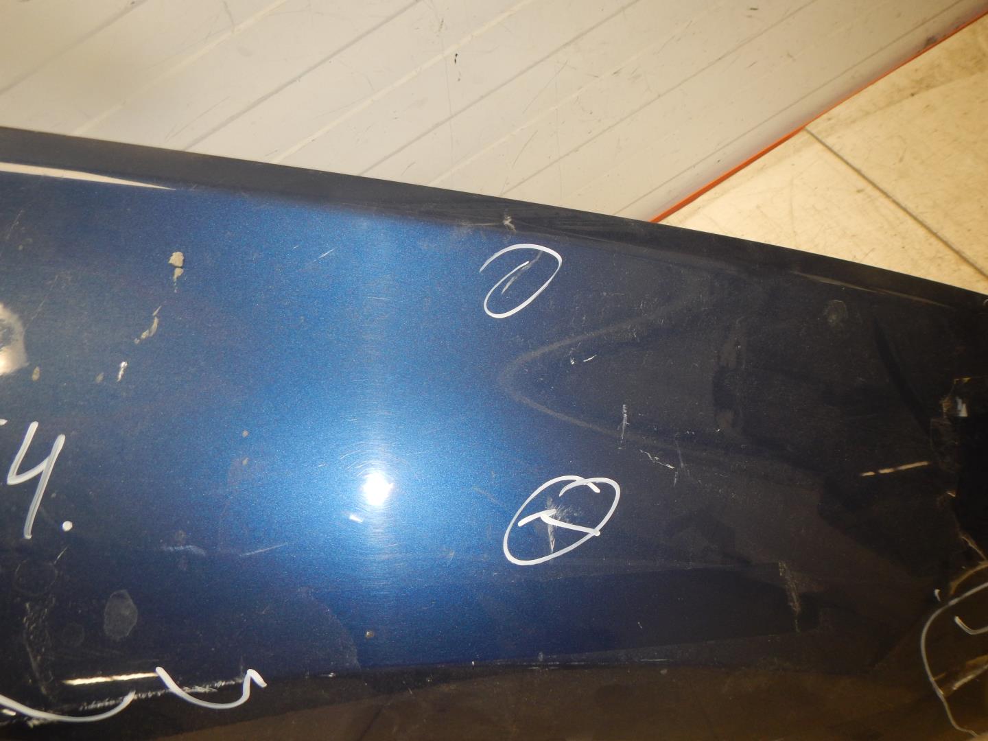 Крыло переднее правое