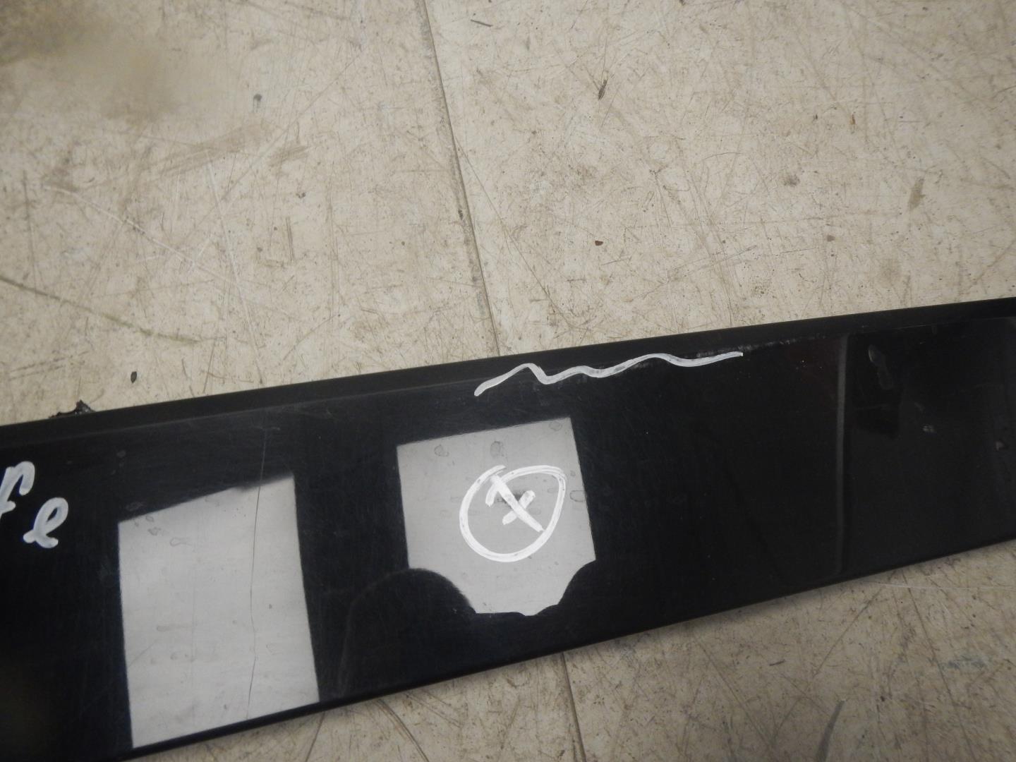 Накладка двери задней правой