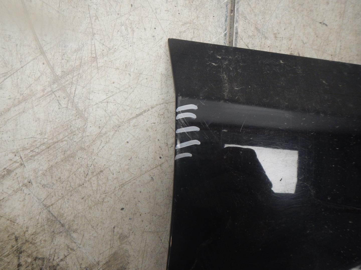 Молдинг задней правой двери