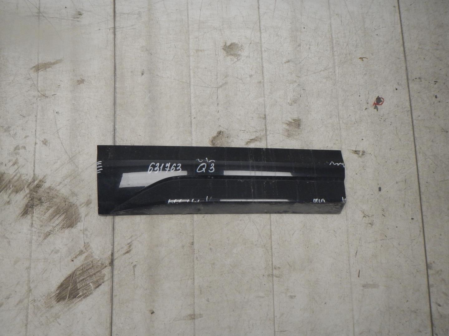 Молдинг задней правой двери