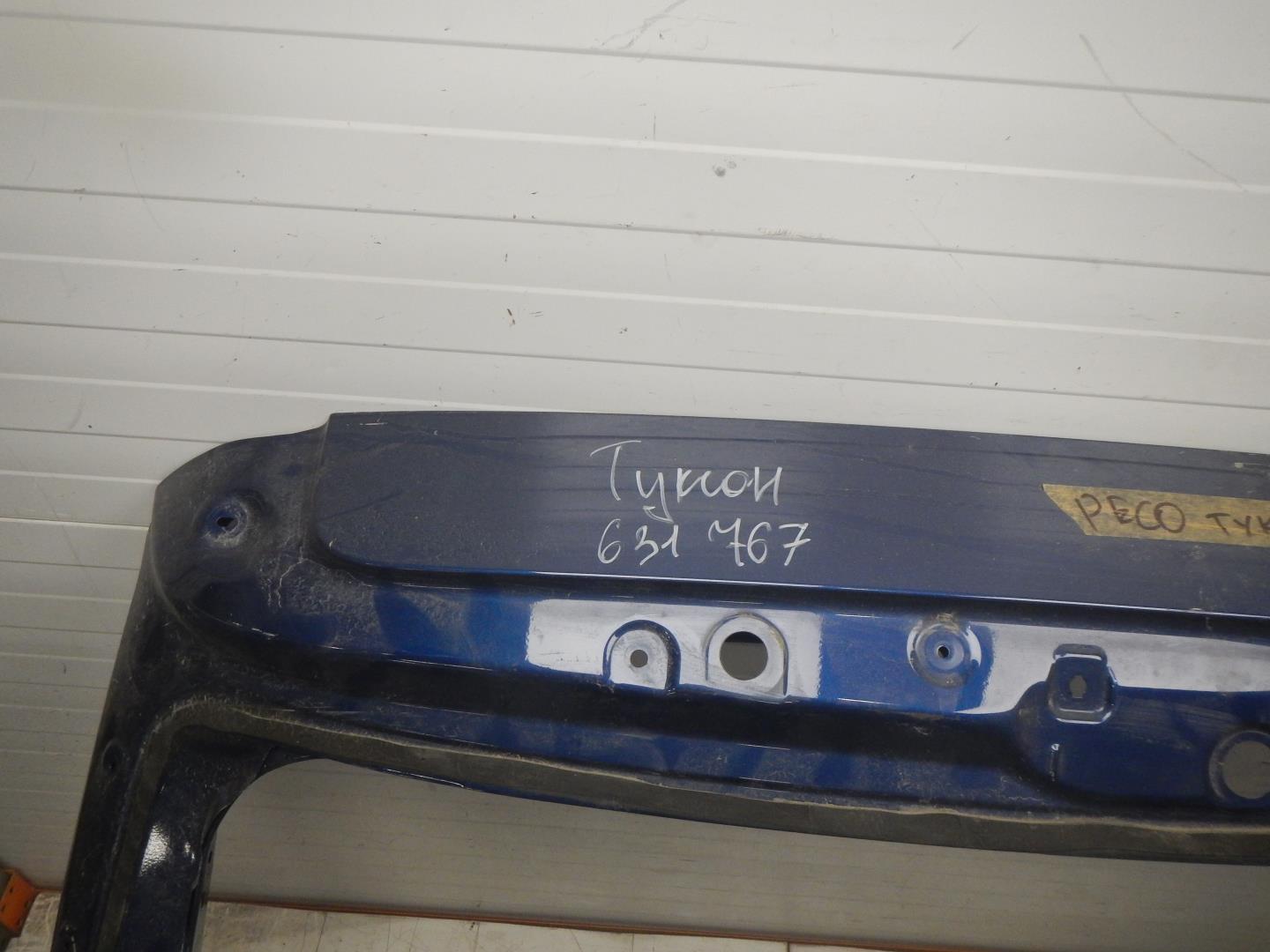 Дверь багажника