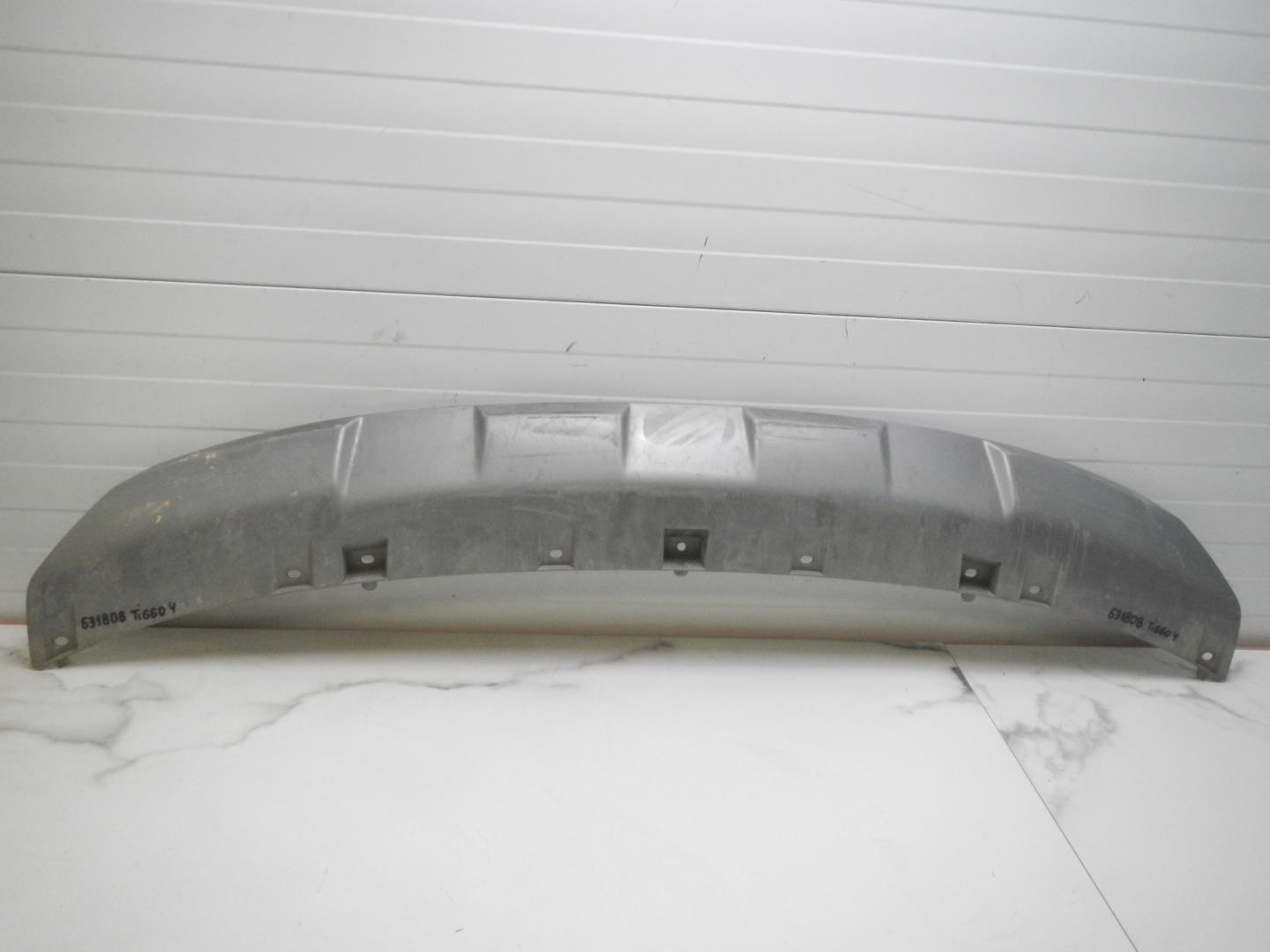 Накладка переднего бампера