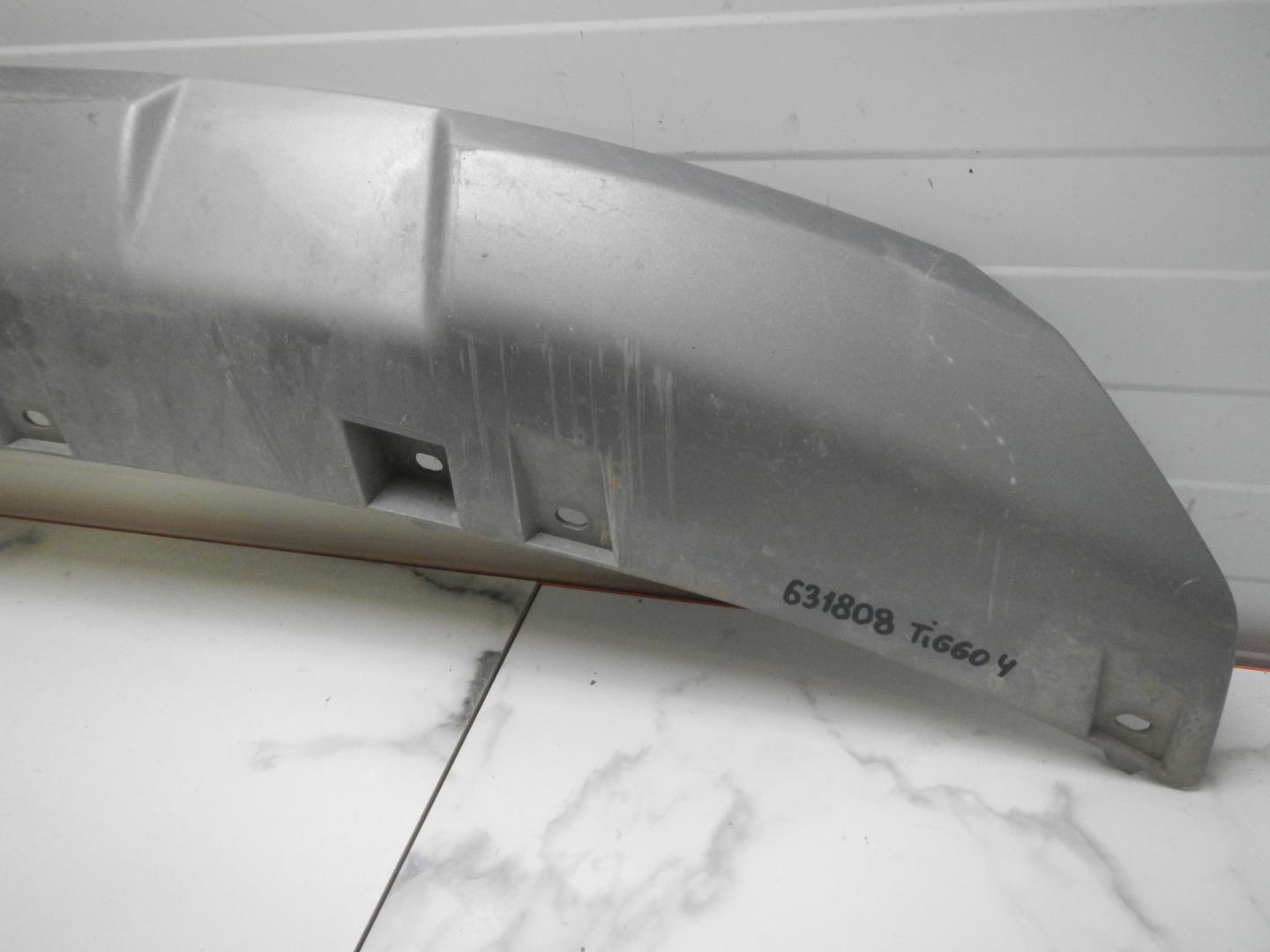 Накладка переднего бампера