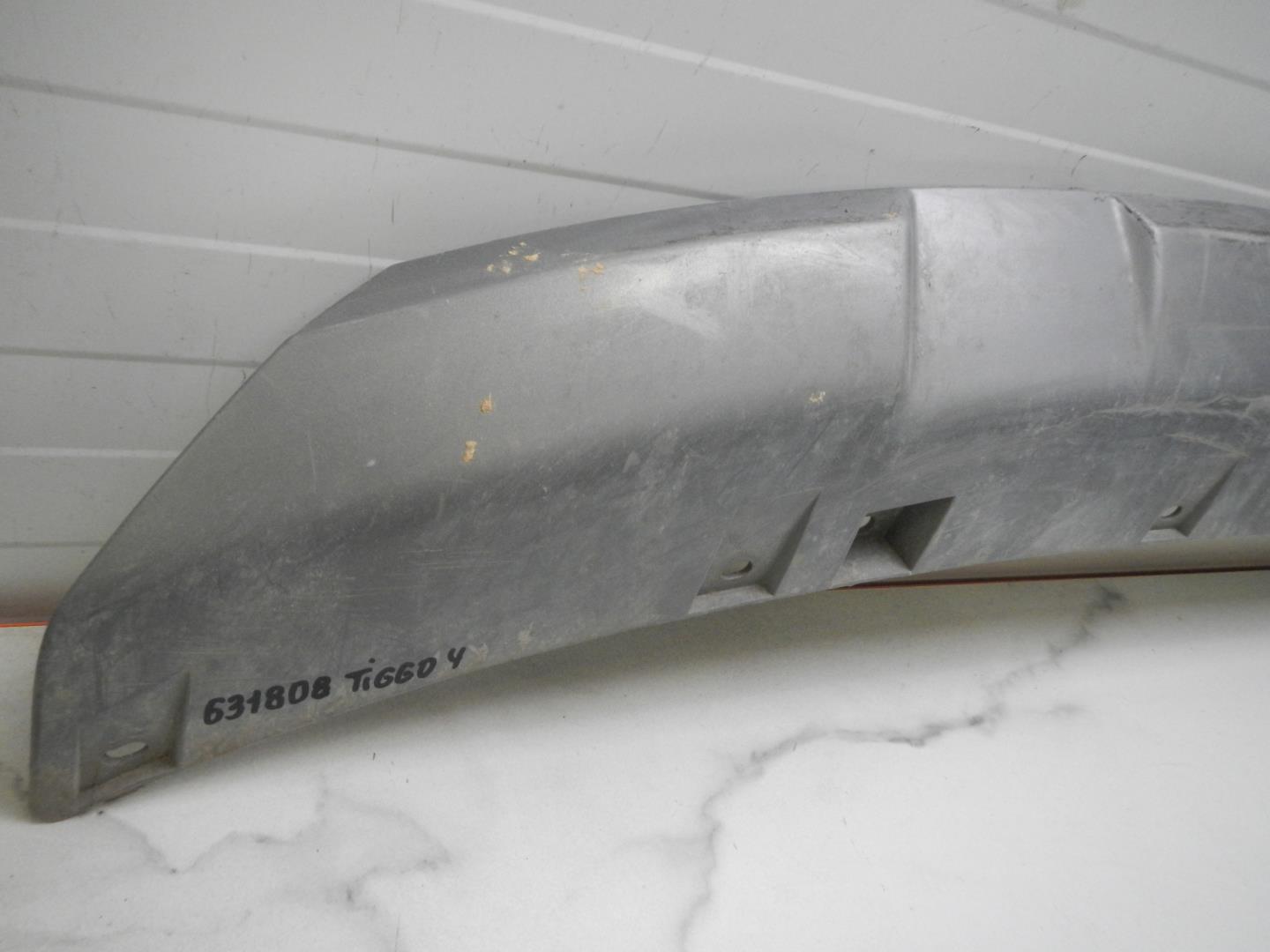 Накладка переднего бампера