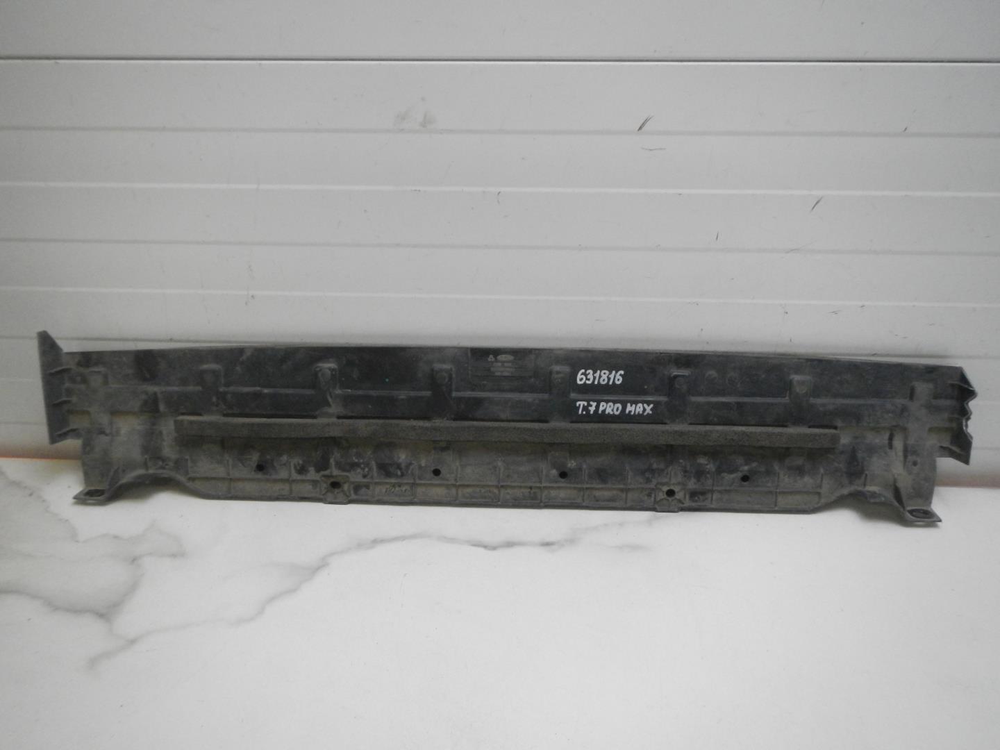 Воздуховод радиатора нижний