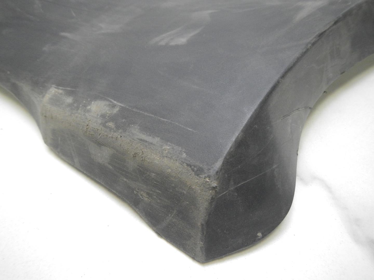 Молдинг задней левой двери