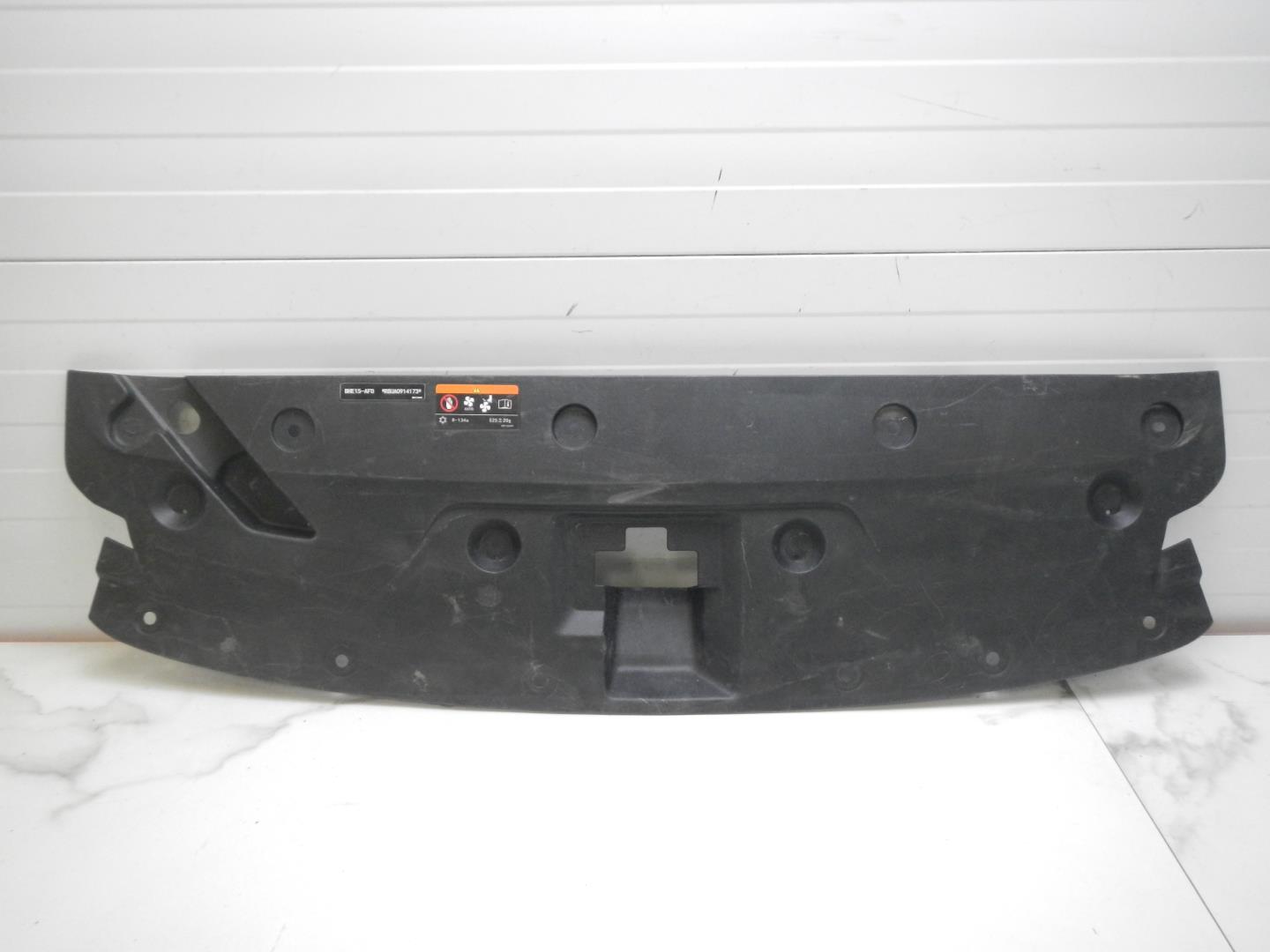 Кожух замка капота