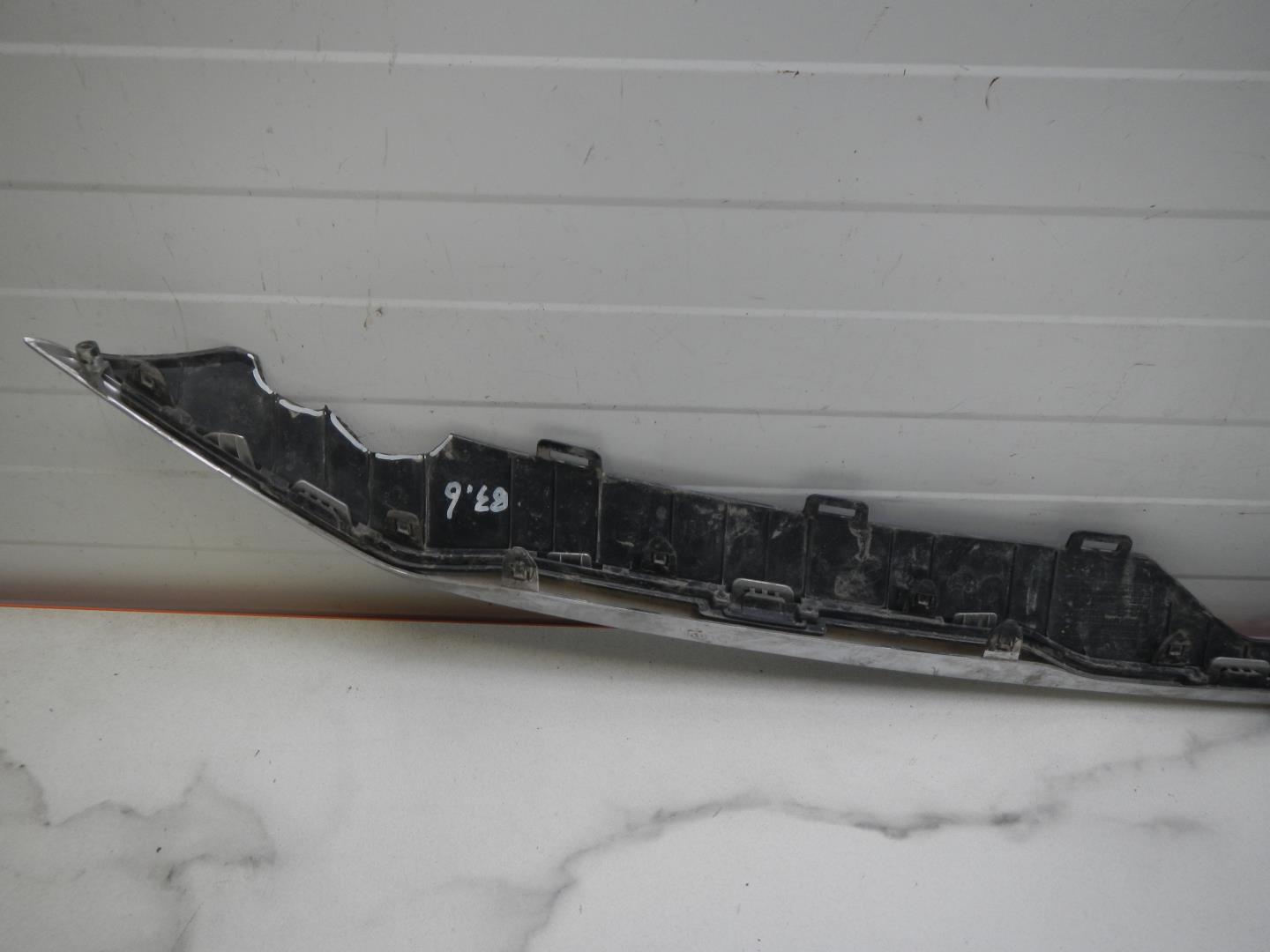 Накладка переднего бампера