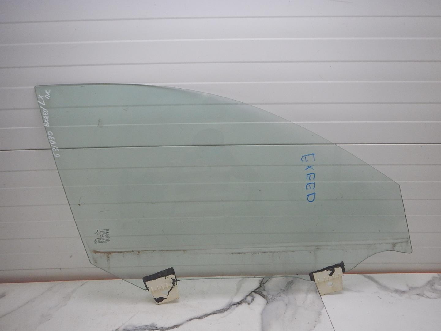 Стекло двери передней правой