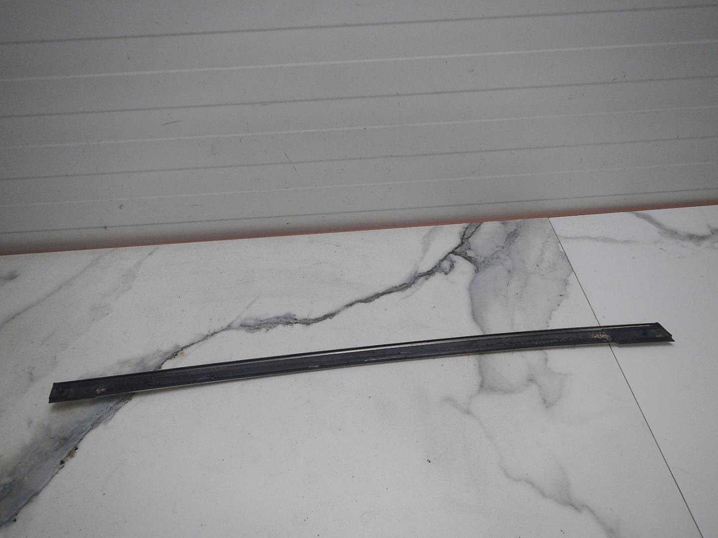 Накладка двери задней правой