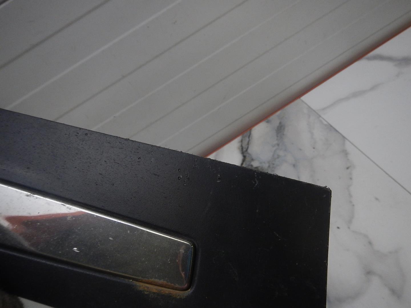 Молдинг задней правой двери