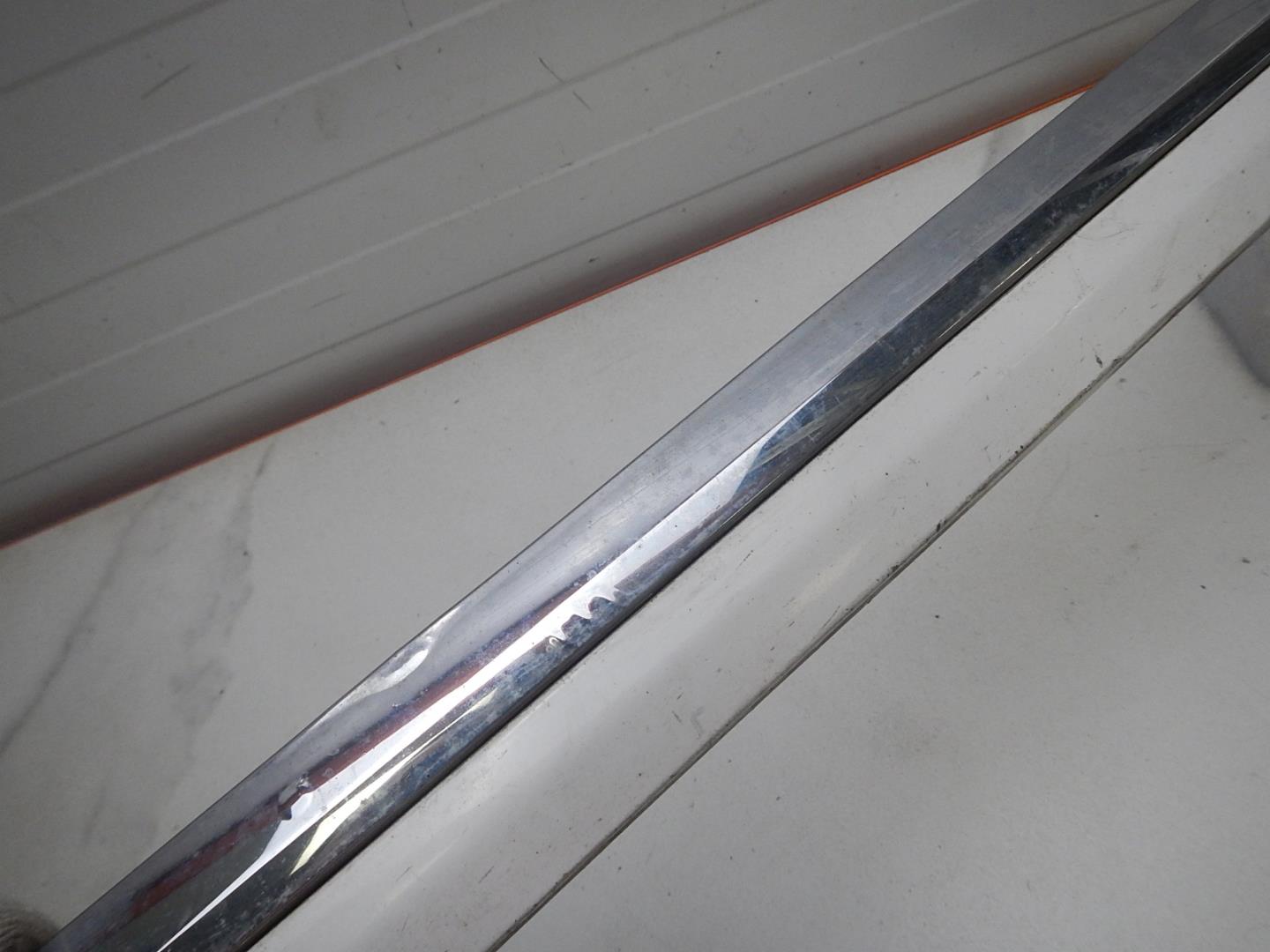 Молдинг задней левой двери