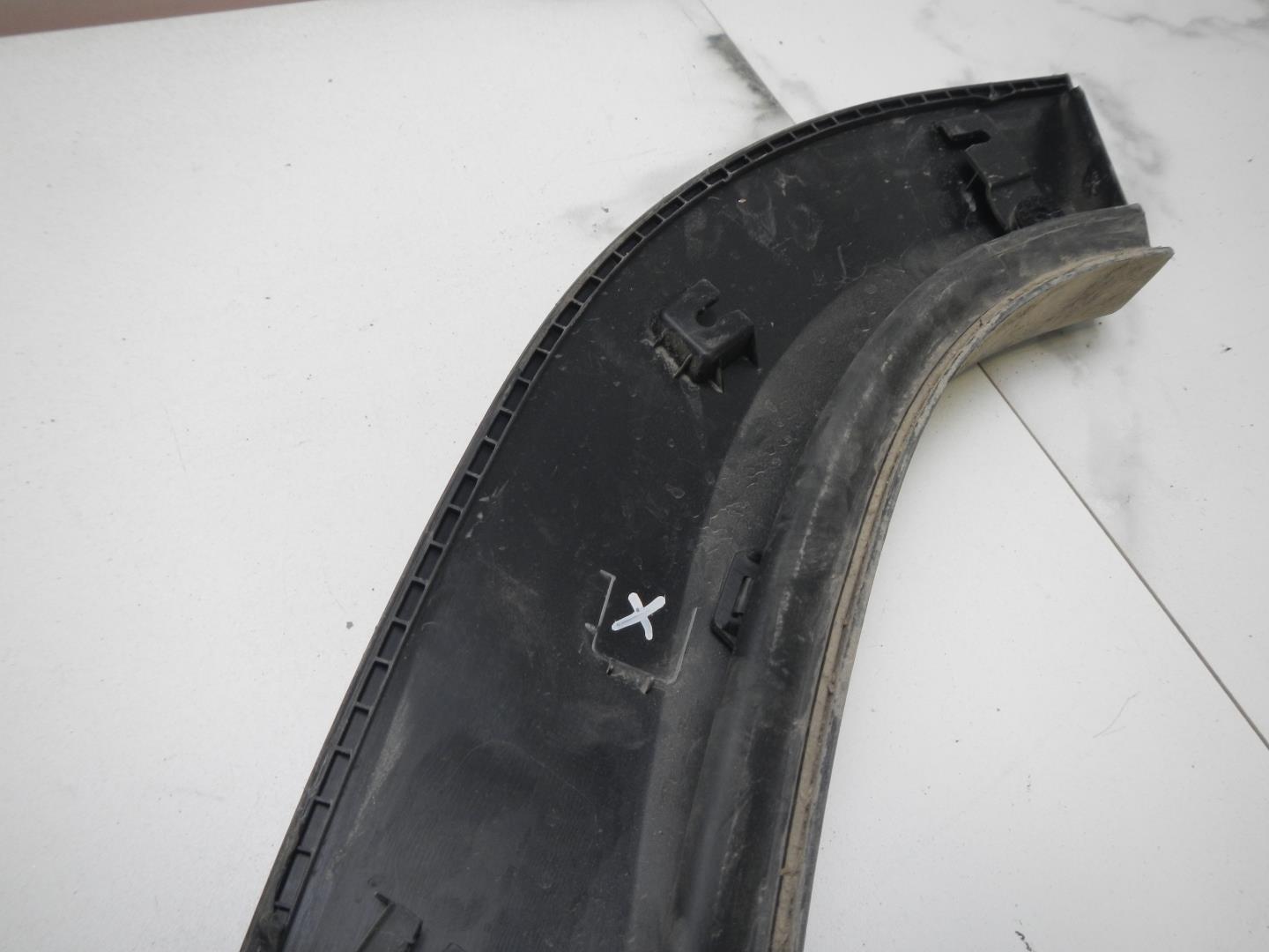 Молдинг задней правой двери