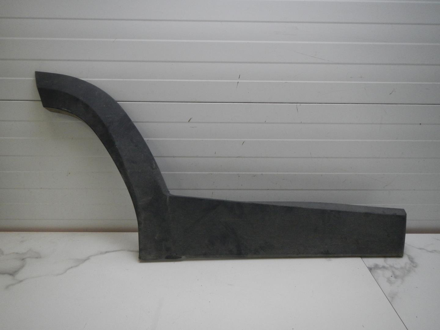 Молдинг задней правой двери