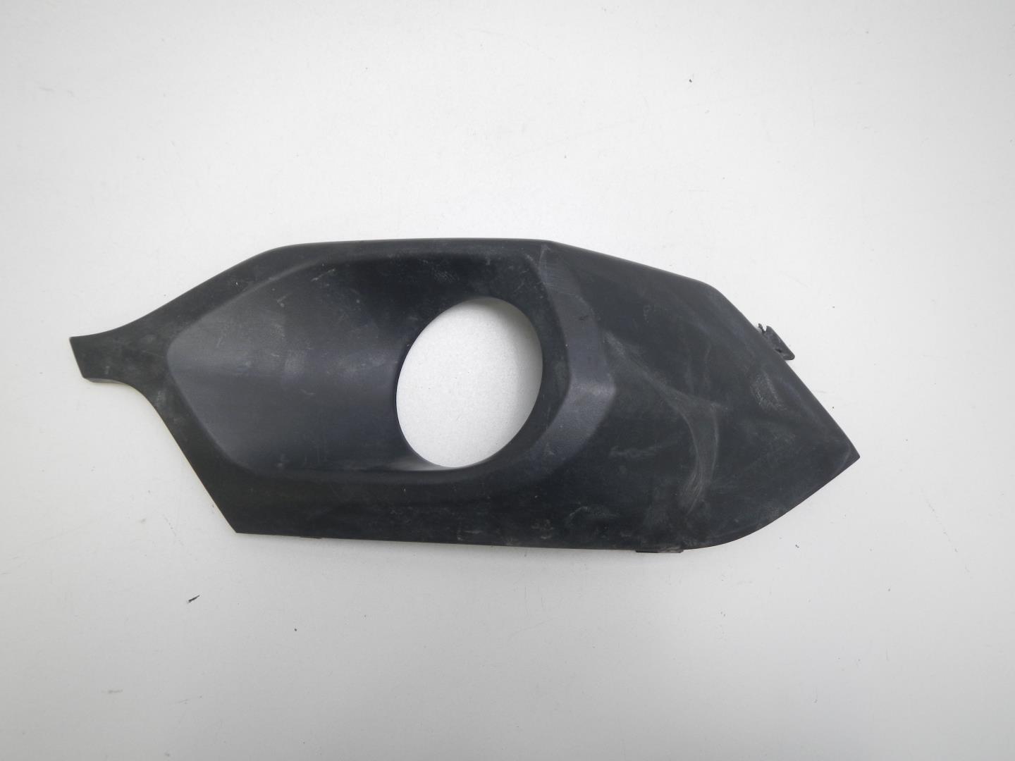 Решетка в бампер левая