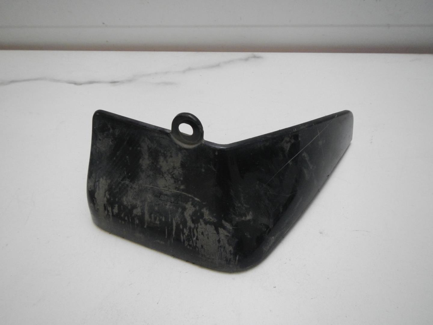 Брызговик задний правый