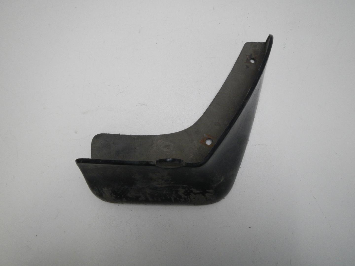 Брызговик задний правый