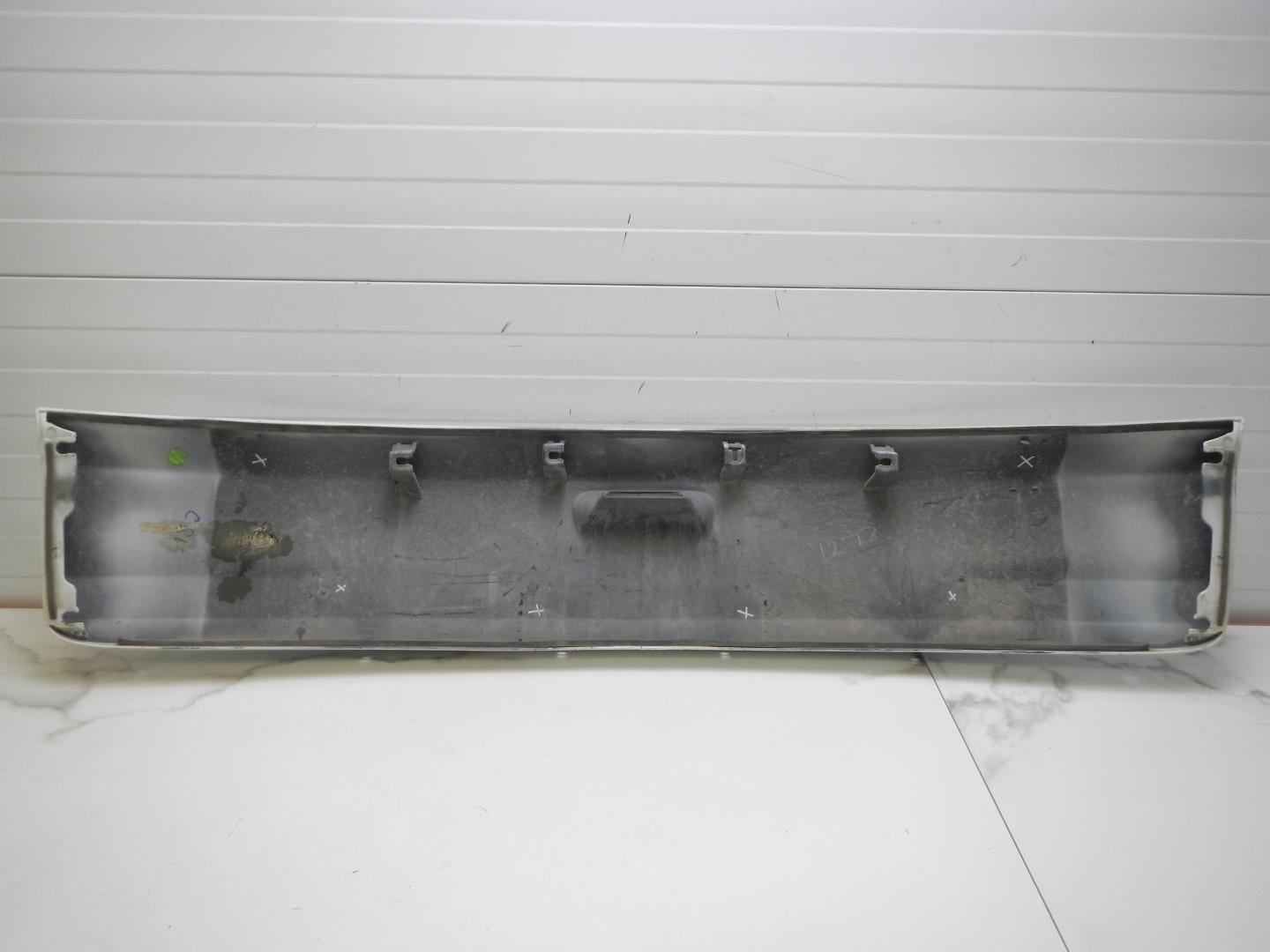 Накладка двери багажника