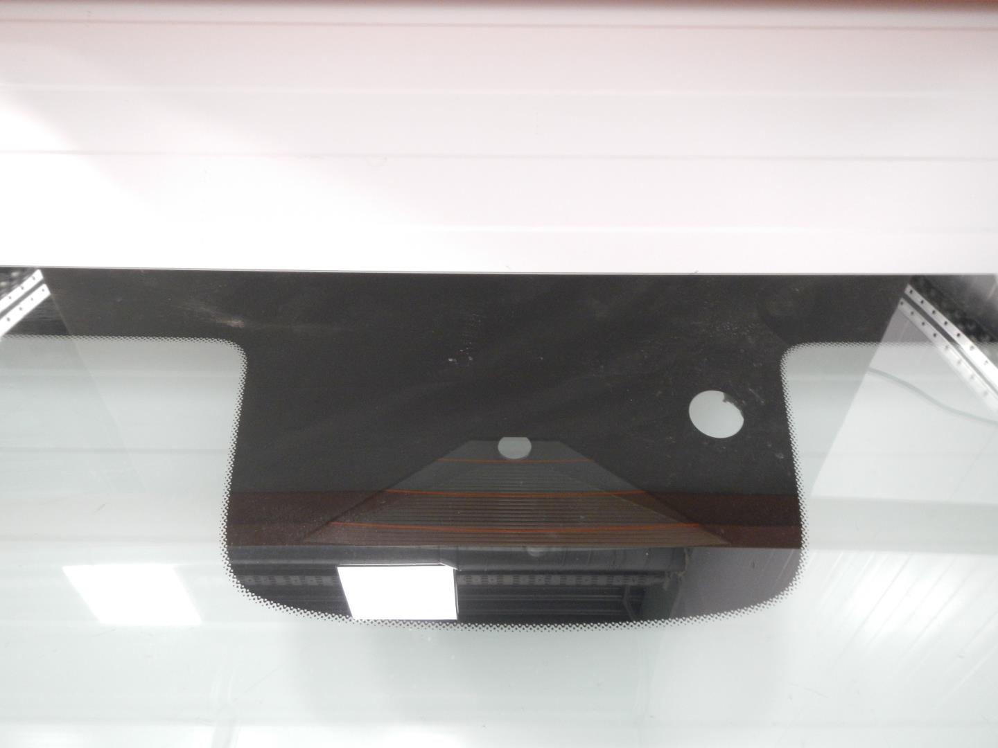 Стекло лобовое (ветровое)