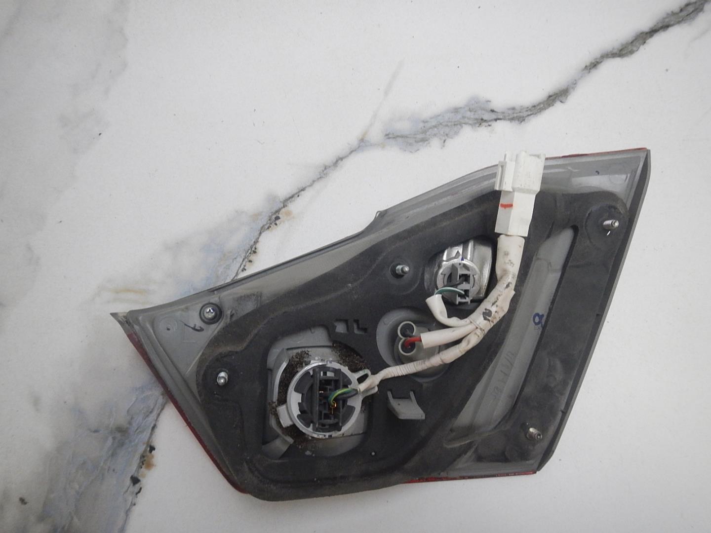 Фонарь задний внутренний левый