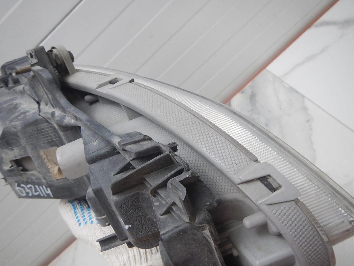 Фара противотуманная левая