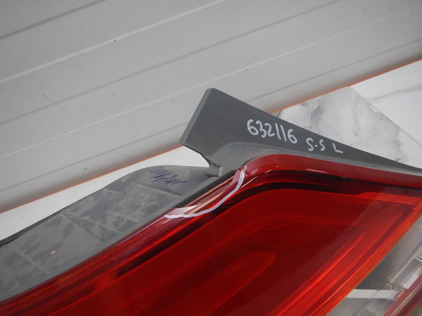 Фонарь задний левый