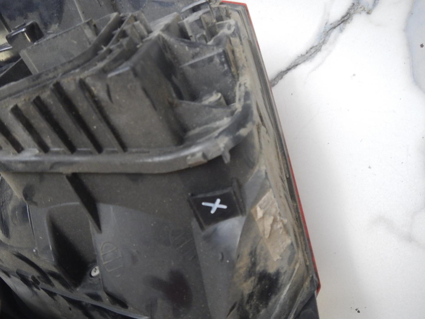 Фонарь задний левый