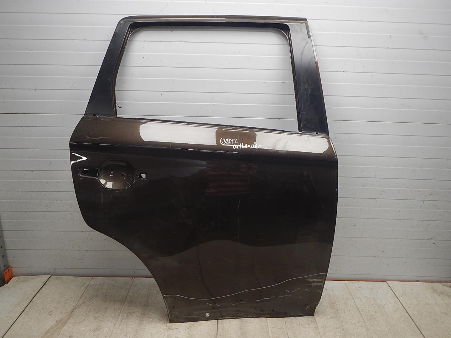 Дверь задняя правая
