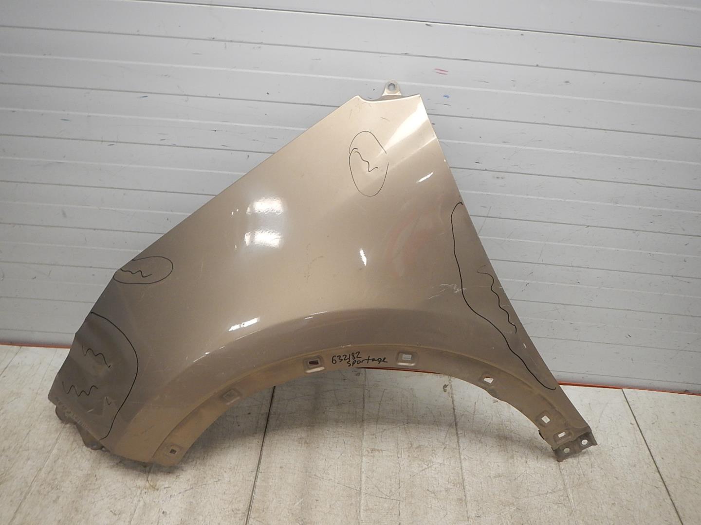 Крыло переднее левое