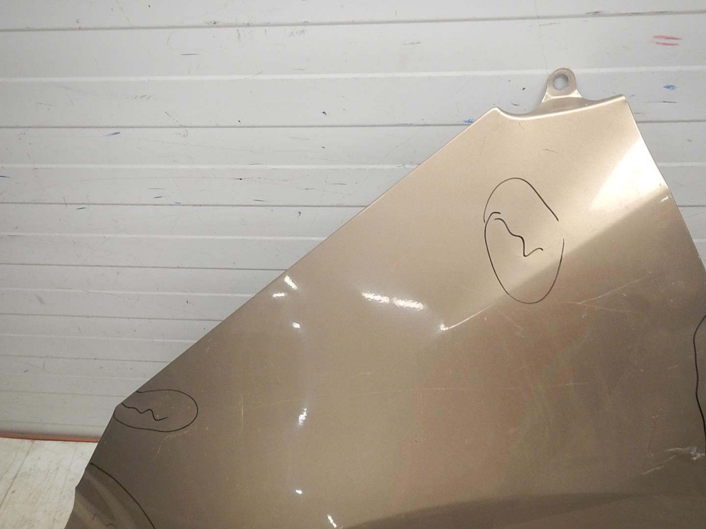 Крыло переднее левое