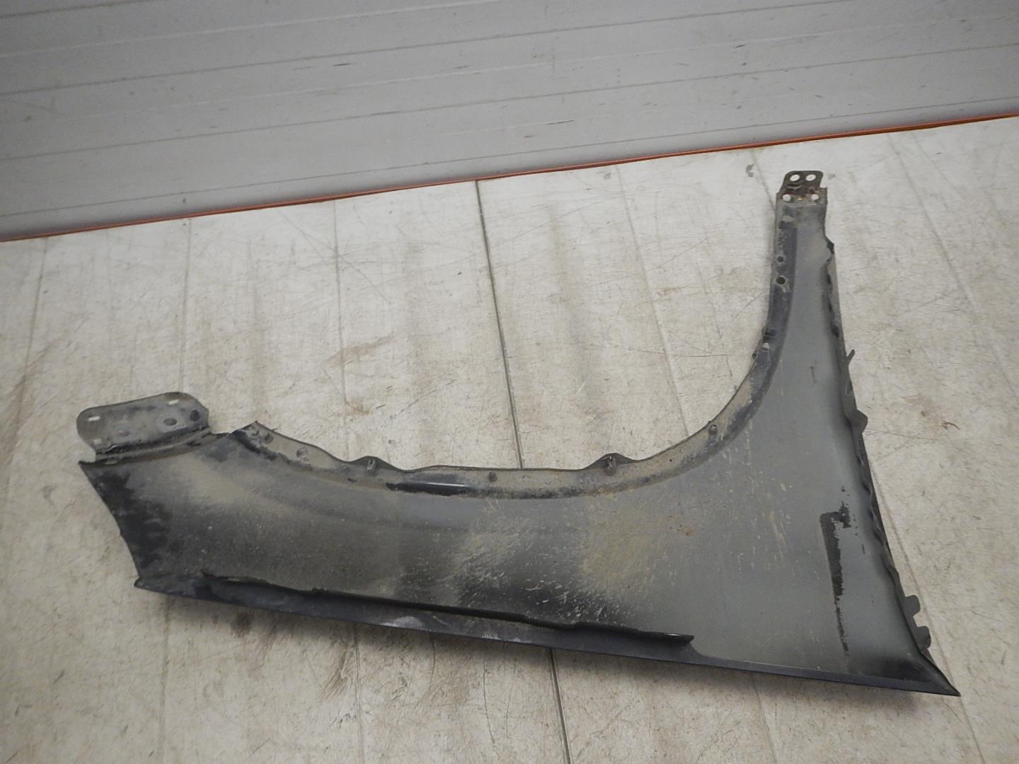 Крыло переднее левое