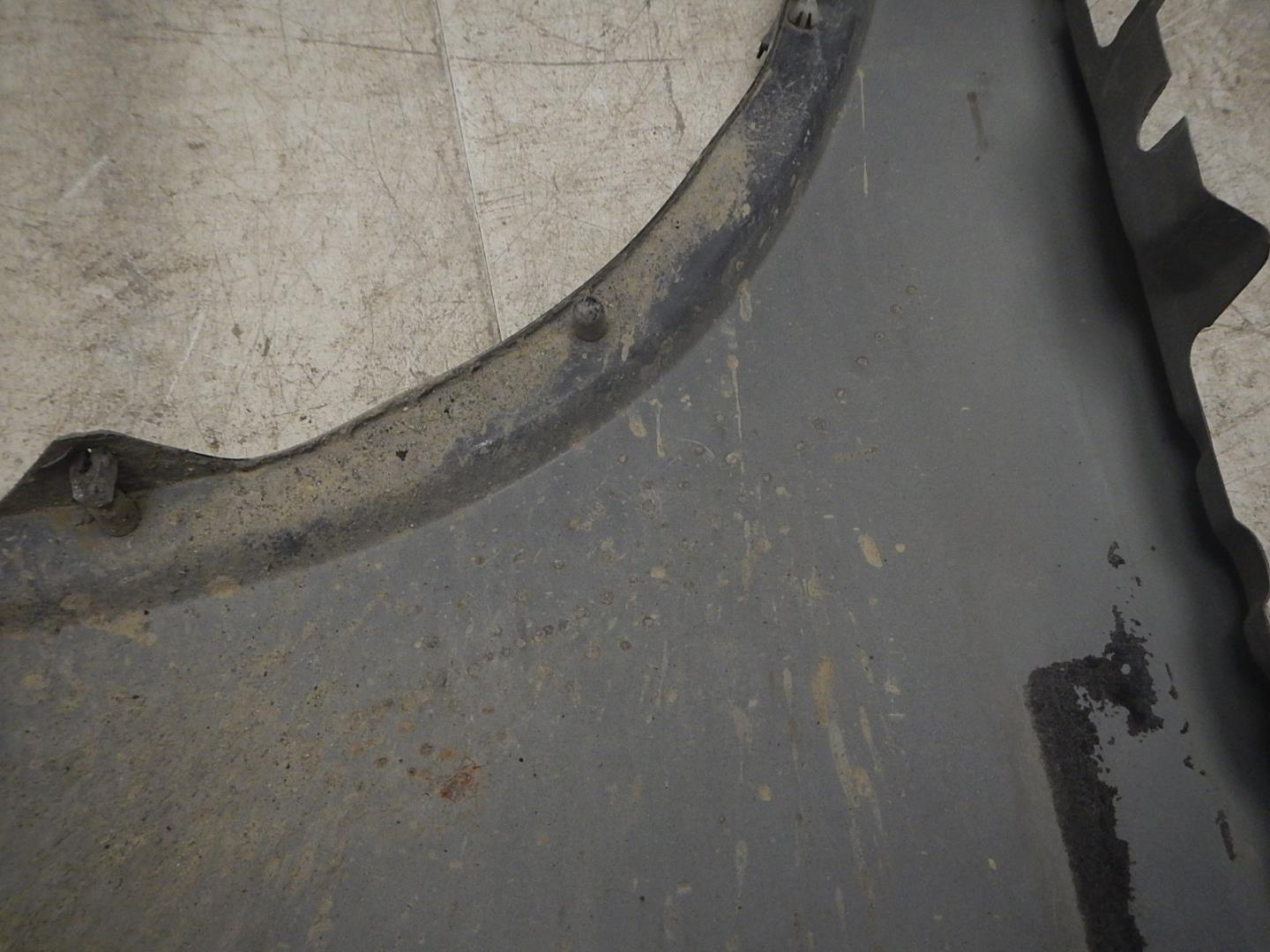 Крыло переднее левое