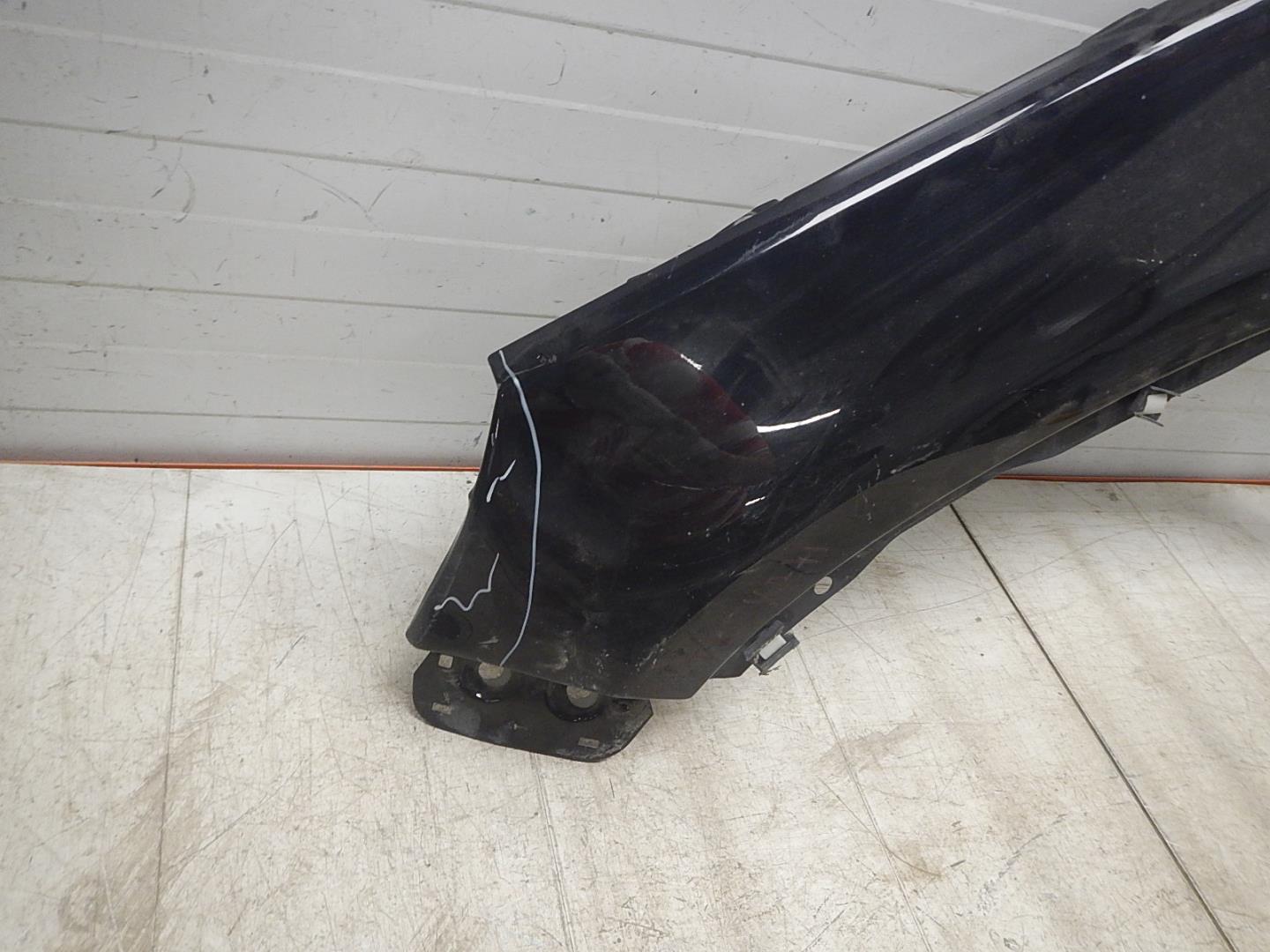 Крыло переднее левое