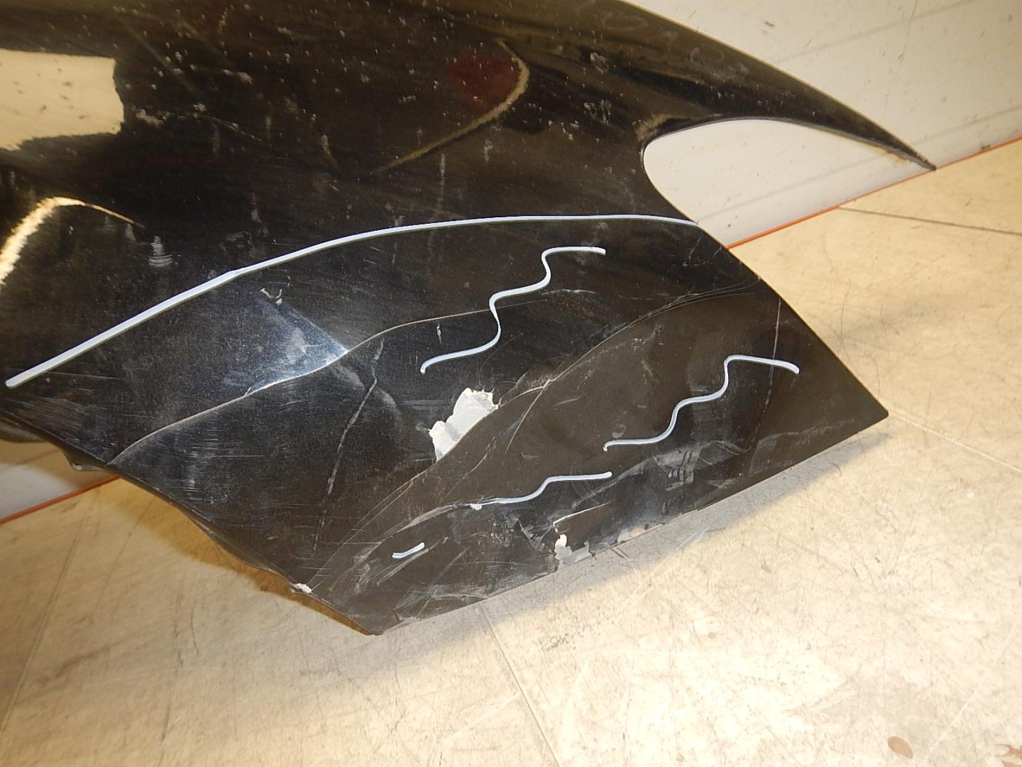 Крыло переднее правое