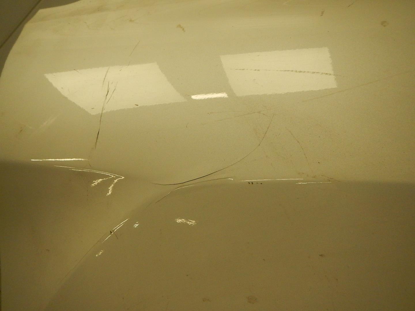 Крыло переднее правое