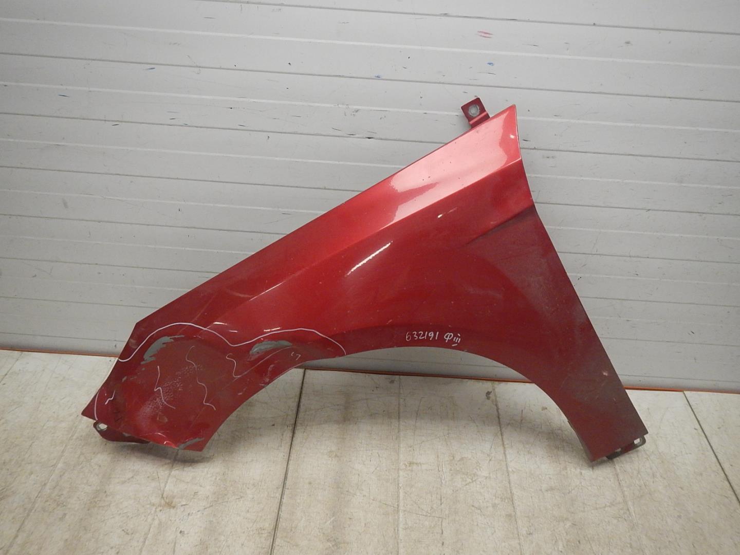 Крыло переднее левое