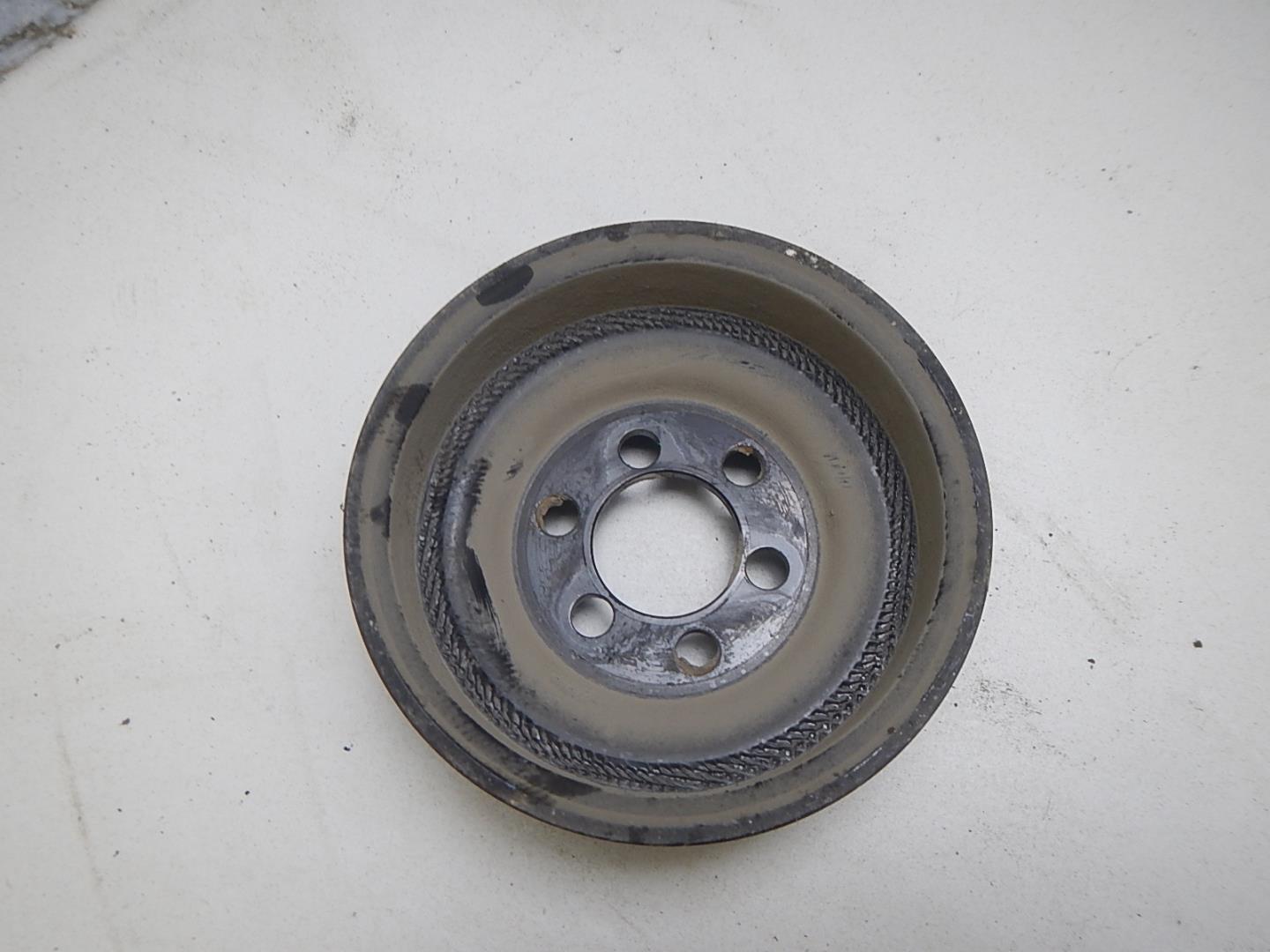 Шкив водяного насоса (помпы)