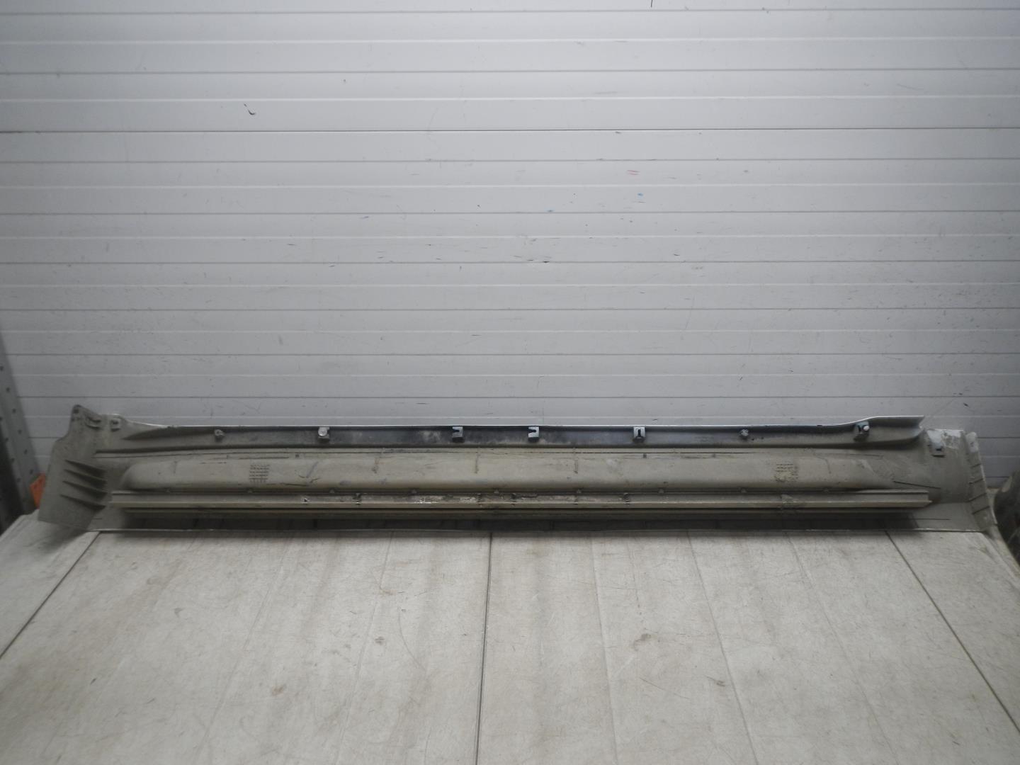 Подножка левая