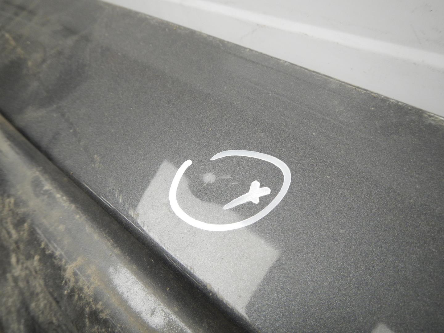 Дверь багажника